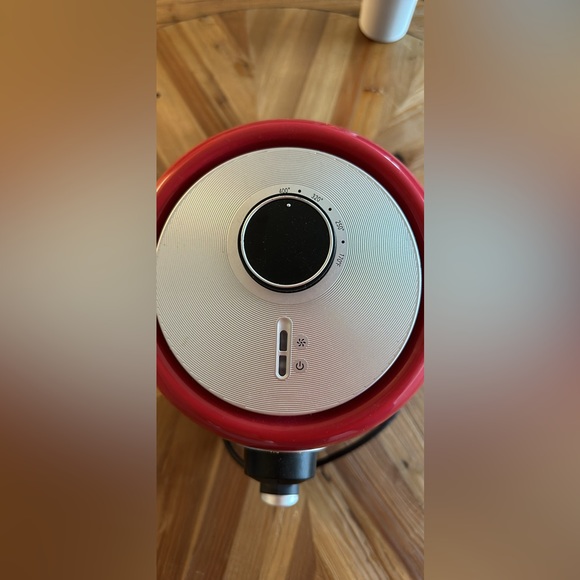 Dash Compact Air Fryer 2QT - Picture 4 of 4